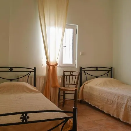 Дом отдыха Spacious With Amazing Sea & Mountain View Каламата