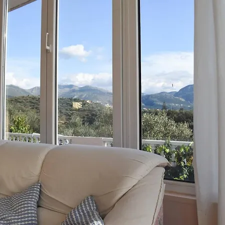 Spacious With Amazing Sea & Mountain View Kalamáta